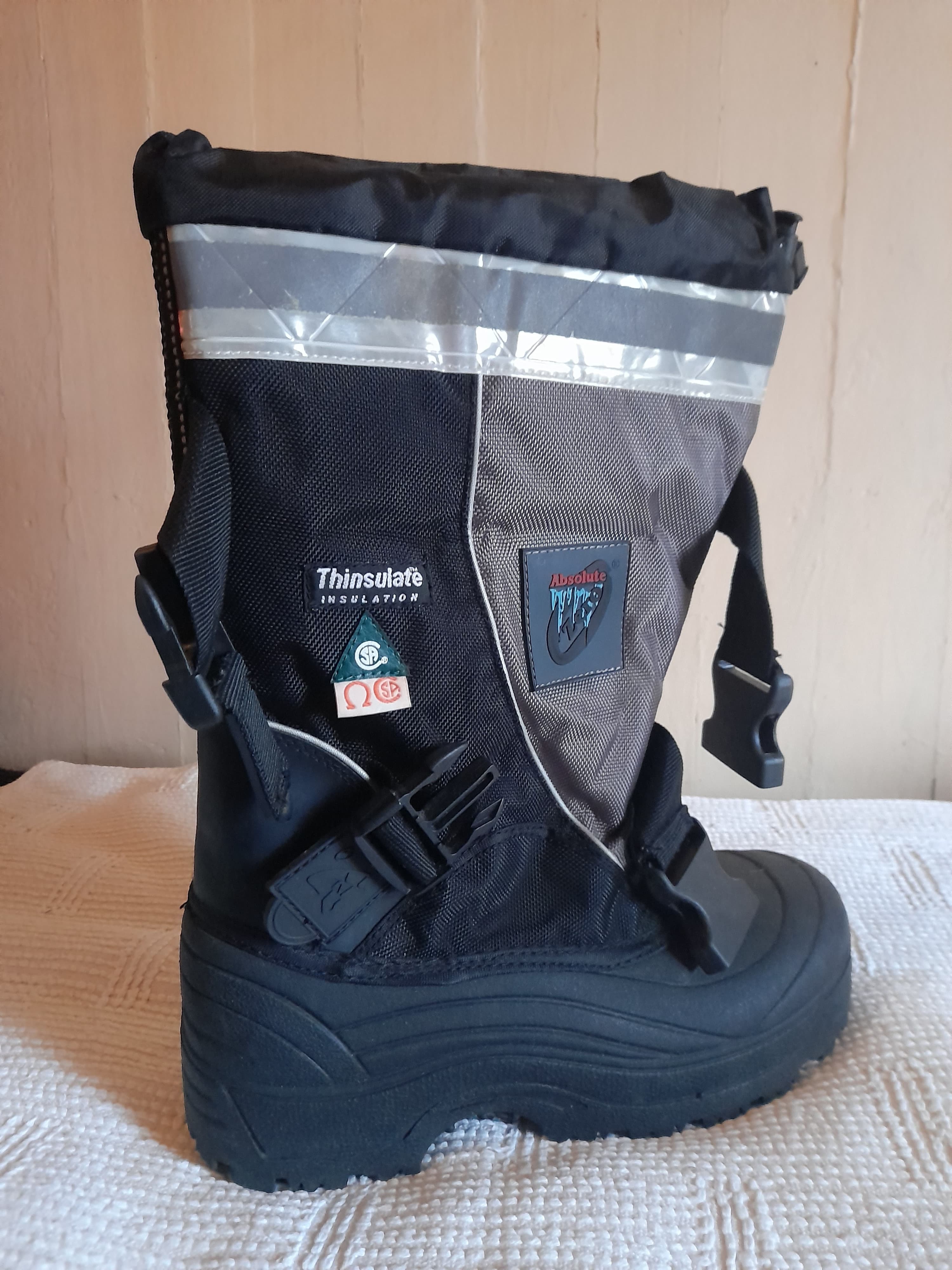 Vendo botas de seguridad Absolute Zero 7037 Insulate térmica/incluye bota aluminio interna/ talla 9/ N°42 / SIN USO